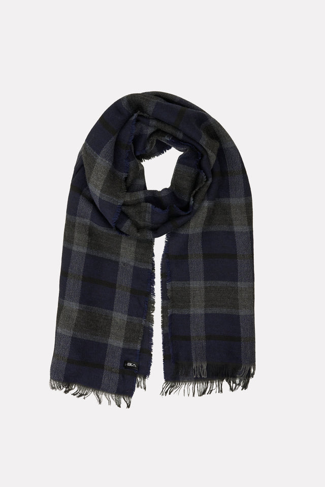 Morbidissima sciarpa uomo navy, ampia ed elegante, in plaid con frange, misto alpaca. MADE IN ITALY