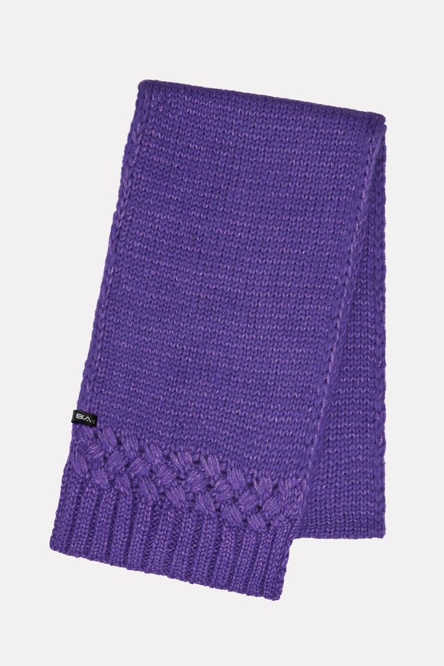 Sciarpa Donna viola in morbida maglia fitta, con bordatura in tinta ed estremità glitter.